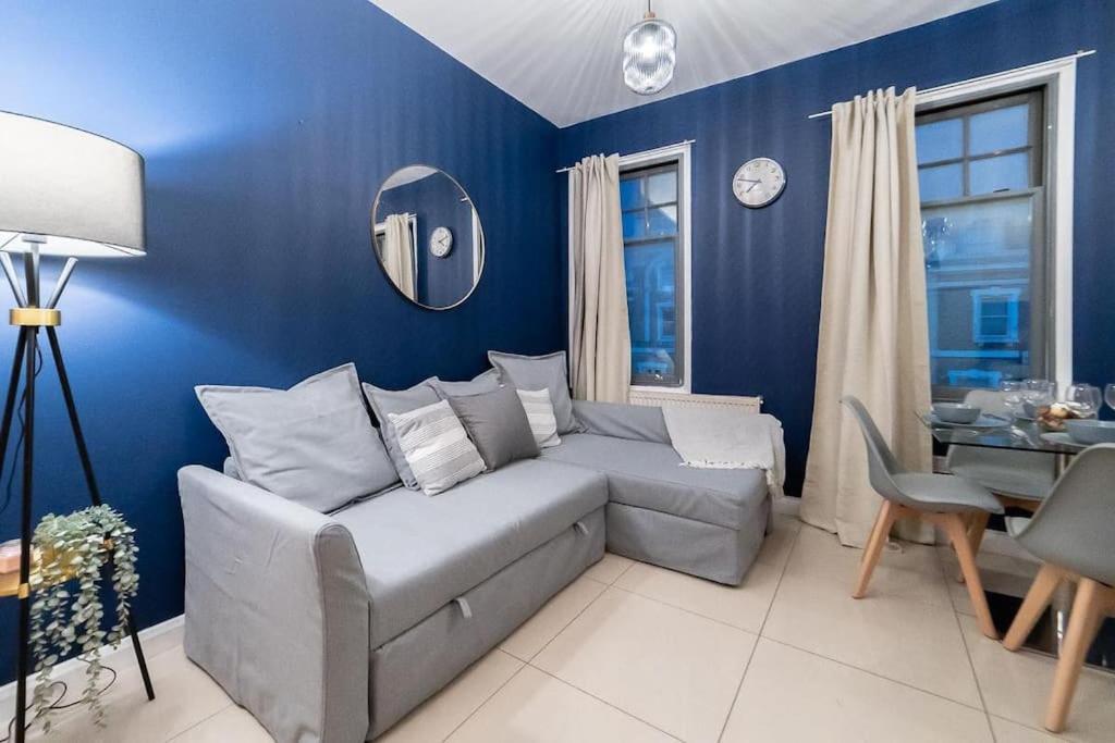 2 Bedroom Apartment Londres Extérieur photo