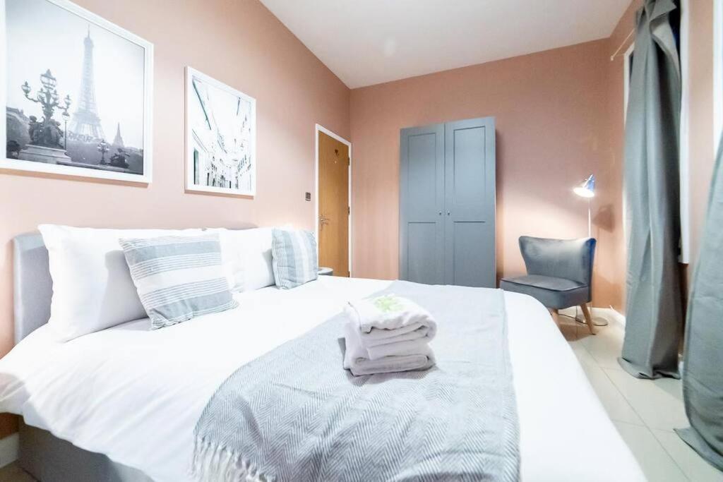 2 Bedroom Apartment Londres Extérieur photo