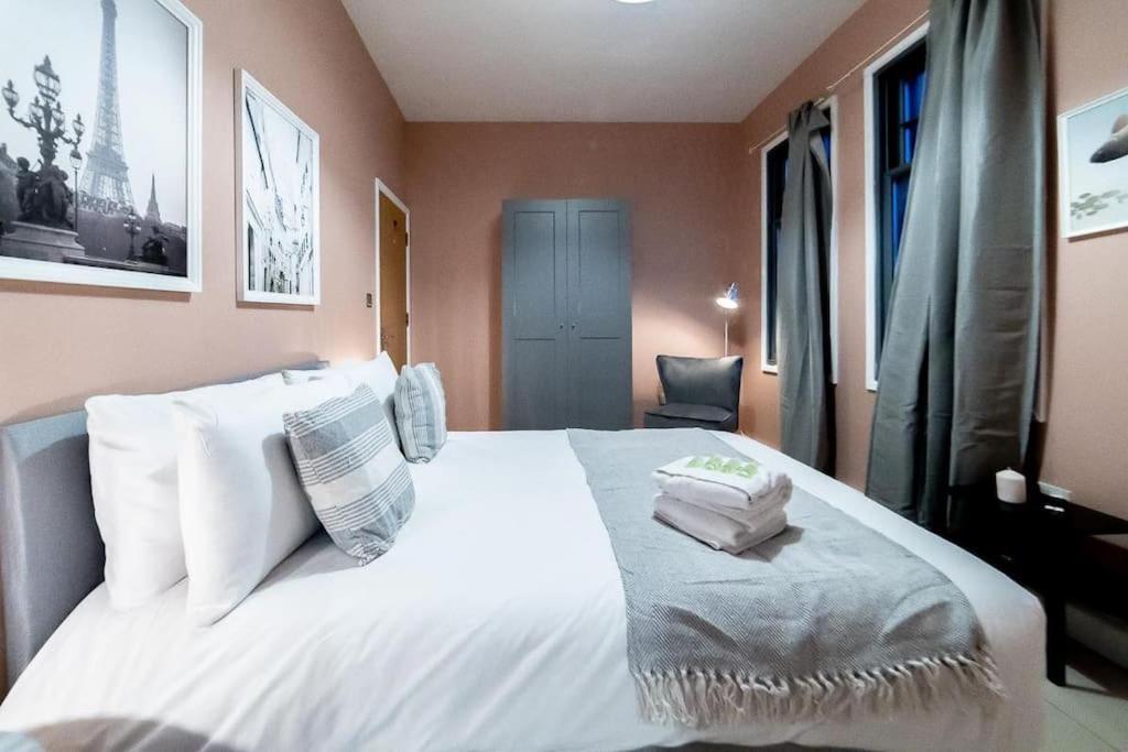 2 Bedroom Apartment Londres Extérieur photo