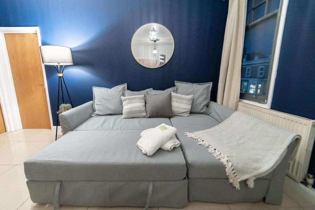 2 Bedroom Apartment Londres Extérieur photo